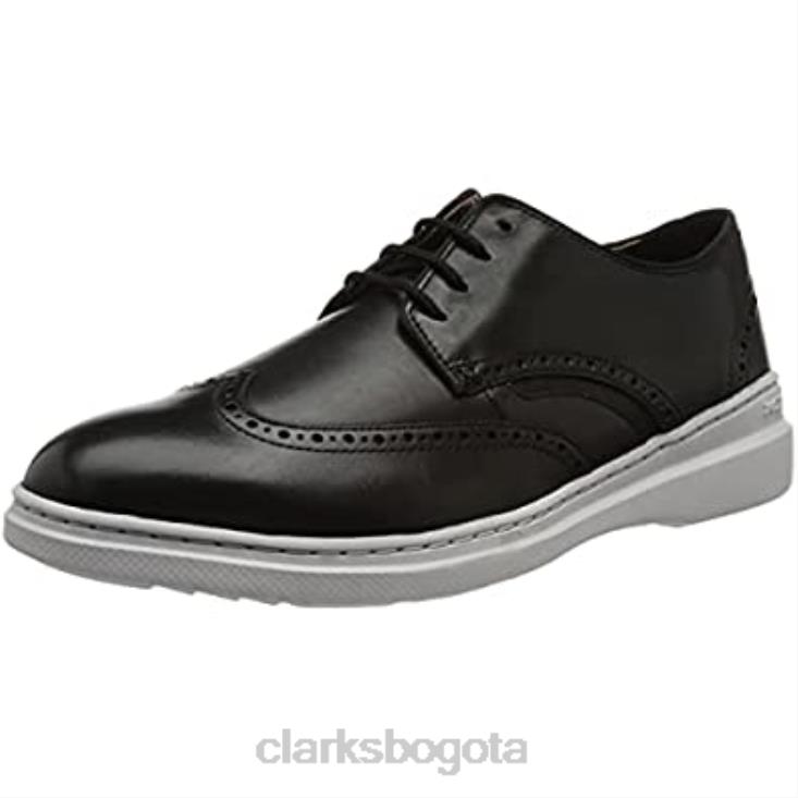 Clarks 0DX8L1242 Zapatilla Clarks Dennet Wing para hombre de piel negra hombres