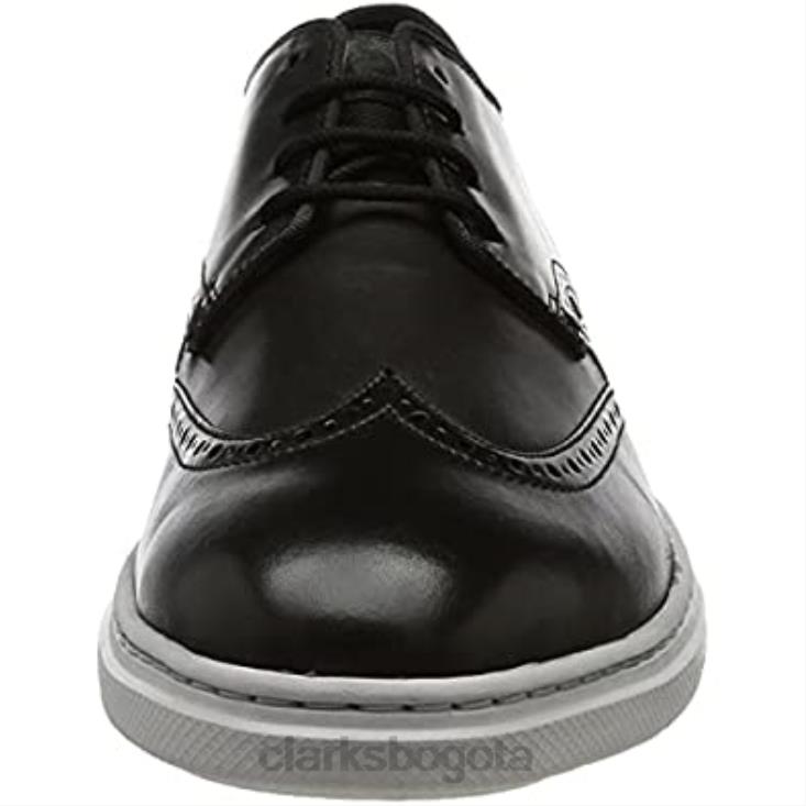 Clarks 0DX8L1242 Zapatilla Clarks Dennet Wing para hombre de piel negra hombres