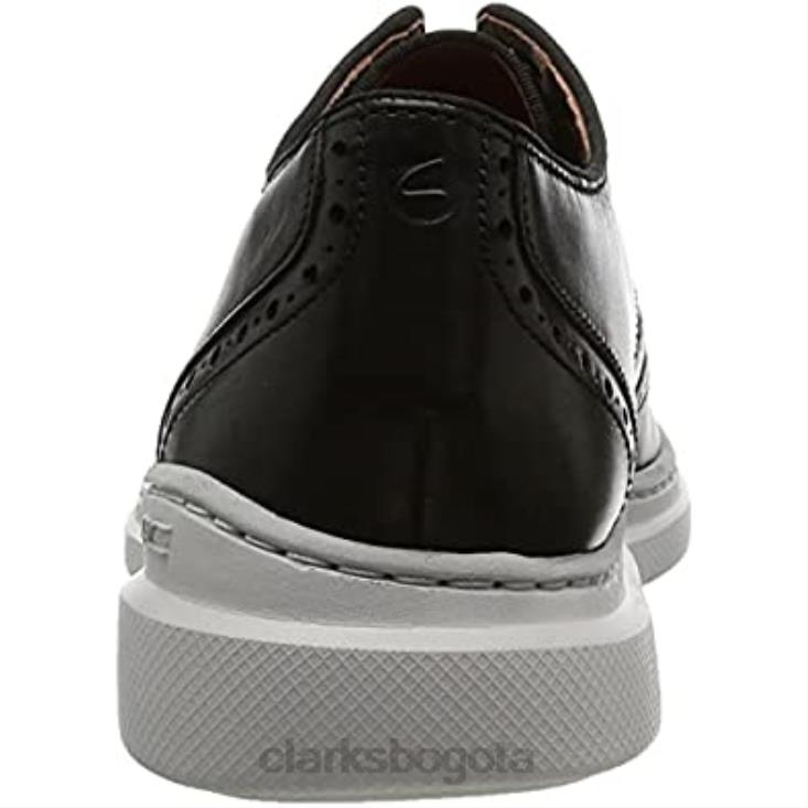 Clarks 0DX8L1242 Zapatilla Clarks Dennet Wing para hombre de piel negra hombres