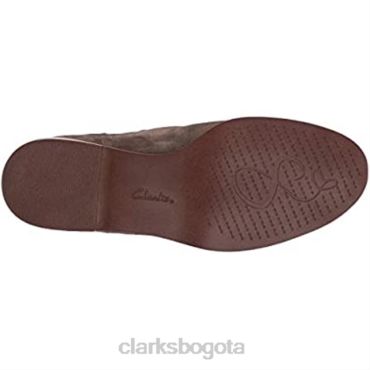 Clarks 0DX8L1320 Bota Chelsea Clarks Taylor Shine de ante color oliva oscuro para mujer mujer ante oliva oscuro
