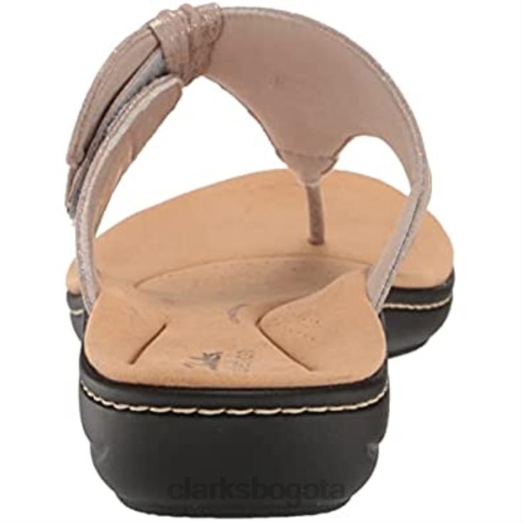 Clarks 0DX8L1404 Sandalia plana laurieann rae de mujer en textil metalizado color topo clarks mujer
