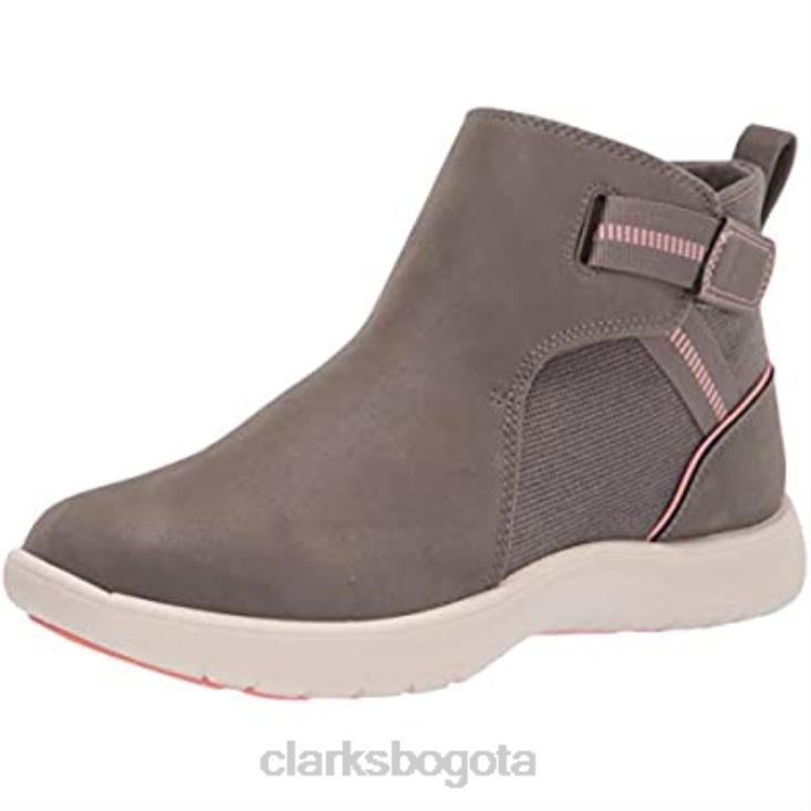 Clarks 0DX8L1755 Botín clarks adella cove de color piedra textil para mujer mujer textil de piedra