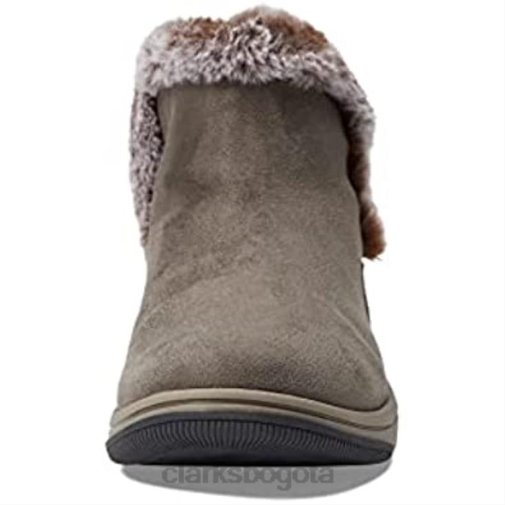 Clarks 0DX8L2307 Botín clarks de piel para mujer color oliva oscuro textil mujer textil oliva oscuro