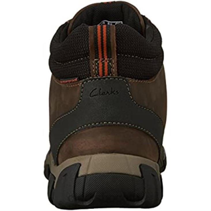 Clarks 0DX8L2335 botas chukka wallbeck top para hombre cuero marrón clarks hombres cuero marrón