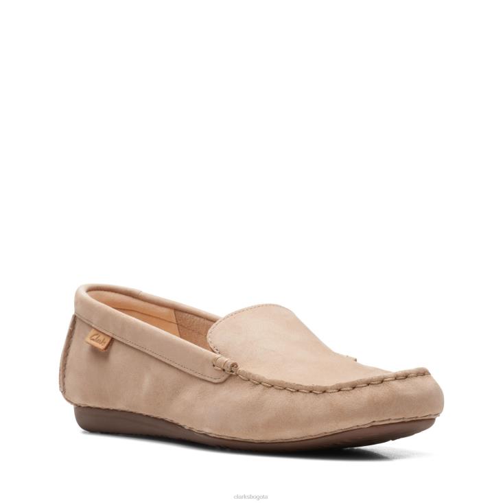 Clarks 0DX8L3320 clarks pecas ante arena mujer gamuza arena