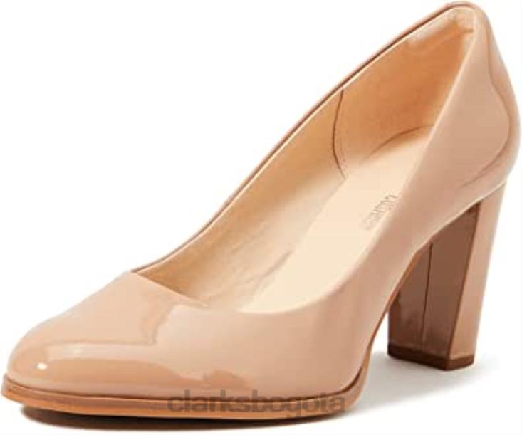 Clarks 0DX8L337 Zapatos de salón con puntera cerrada kaylcara de charol praliné beige de Clarks mujer charol praliné beige charol praliné