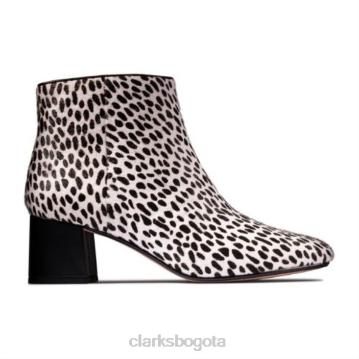 Clarks 0DX8L4231 flora pura 2 clarks animal print unisexo Huella animal