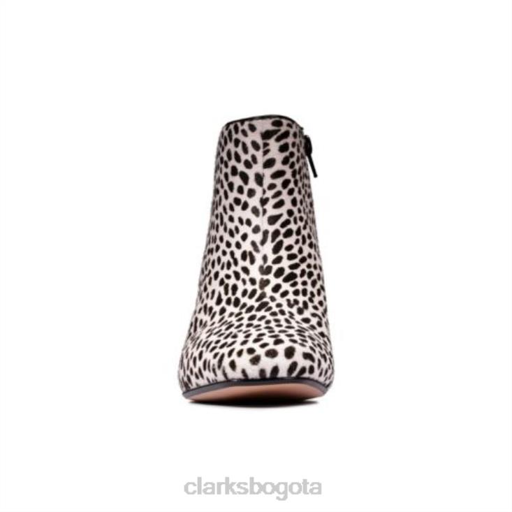 Clarks 0DX8L4231 flora pura 2 clarks animal print unisexo Huella animal