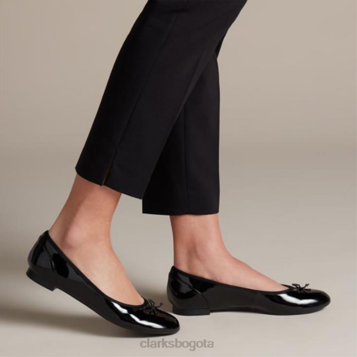 Clarks 0DX8L5059 charol negro clarks couture flor charol negro mujer charol negro