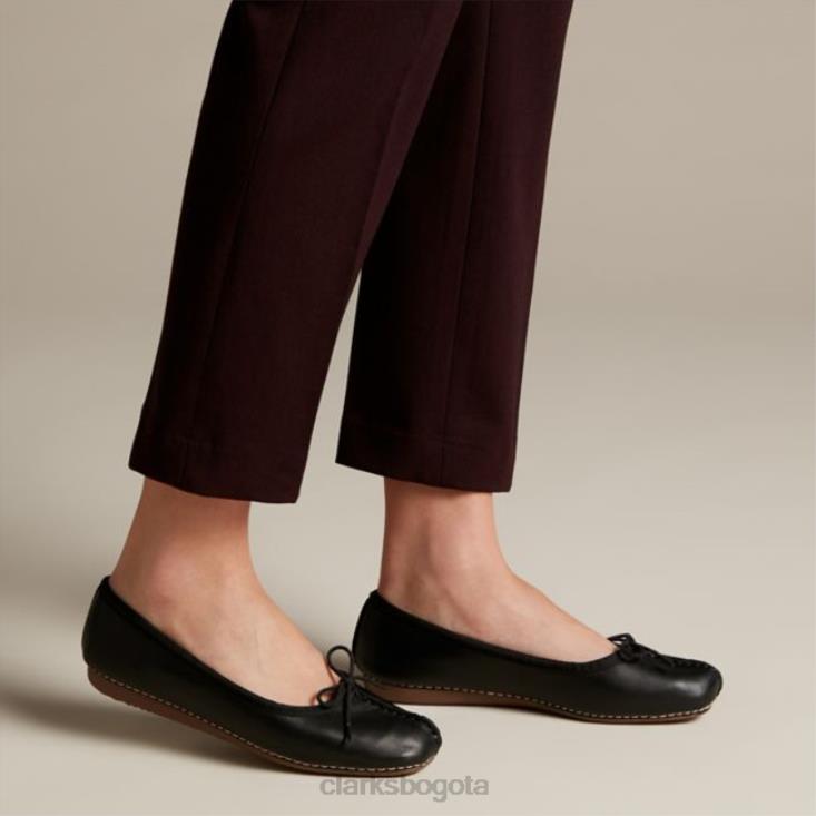 Clarks 0DX8L5114 clarks peca hielo cuero negro cuero negro mujer cuero negro