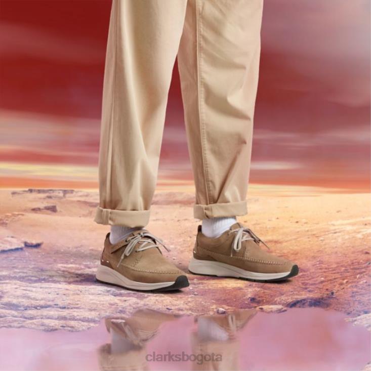 Clarks 0DX8L5457 Clarks ante arena oscura Coast Lite Weave ante arena oscura hombres gamuza arena oscura