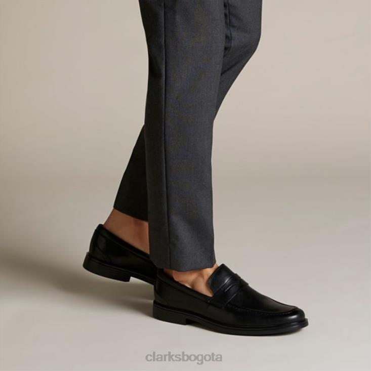 Clarks 0DX8L5564 clarks de cuero negro un aldric step cuero negro hombres cuero negro