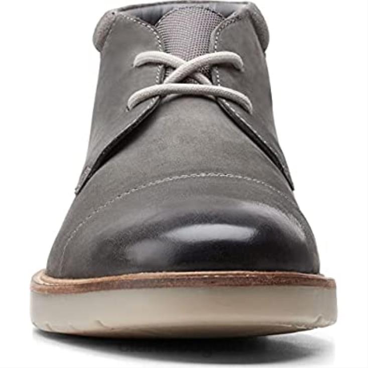 Clarks 0DX8L620 botas chukka grandtop de hombre de nobuk gris clarks hombres nubuck gris