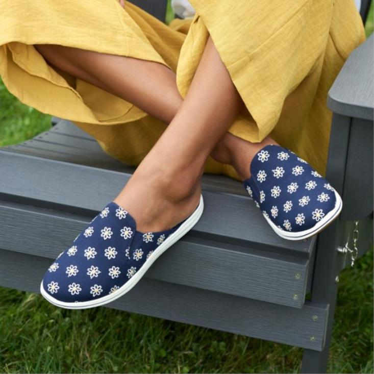 Clarks 0DX8L6420 marina floral brisa orilla marina floral clarks mujer floral azul marino