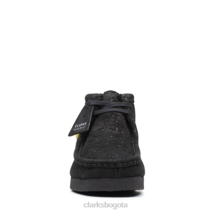 Clarks 0DX8L6650 Bota clarks wallabee negro con relieve negro con relieve hombres negro en relieve
