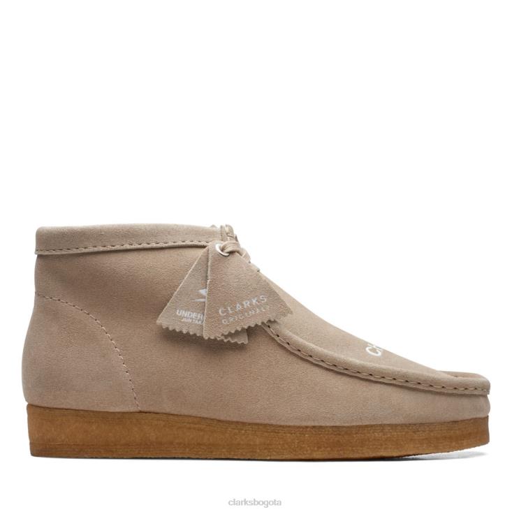 Clarks 0DX8L5700 Bota wallabee de ante beige Clarks de ante beige hombres gamuza beige
