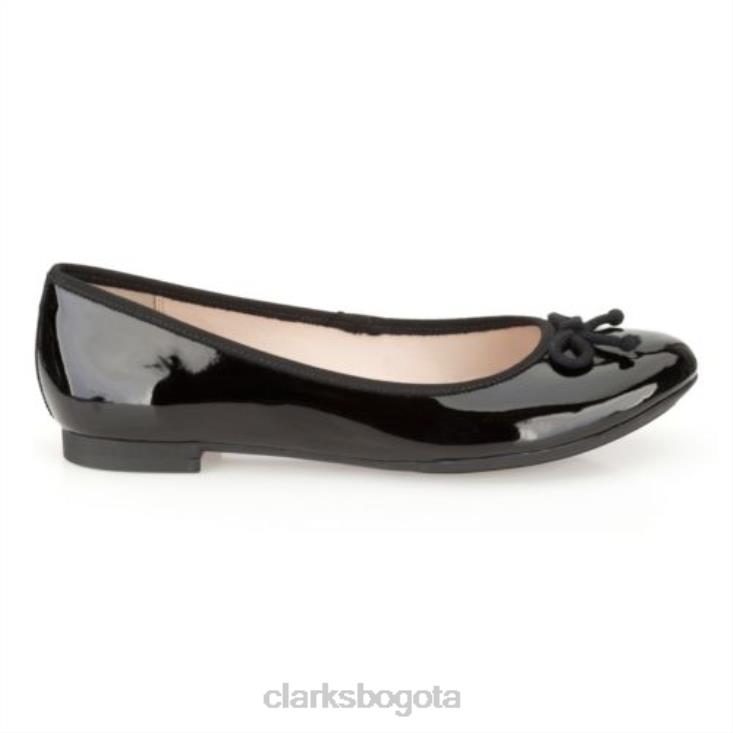 Clarks 0DX8L4082 clarks carrusel paseo charol negro unisexo charol negro