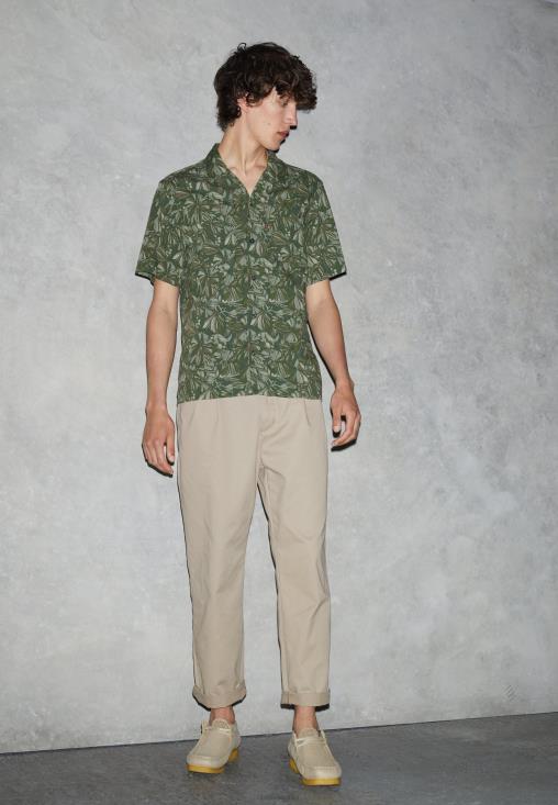 Clarks 0DX8L7146 clarks wallabee casual con cordones arena unisexo arena